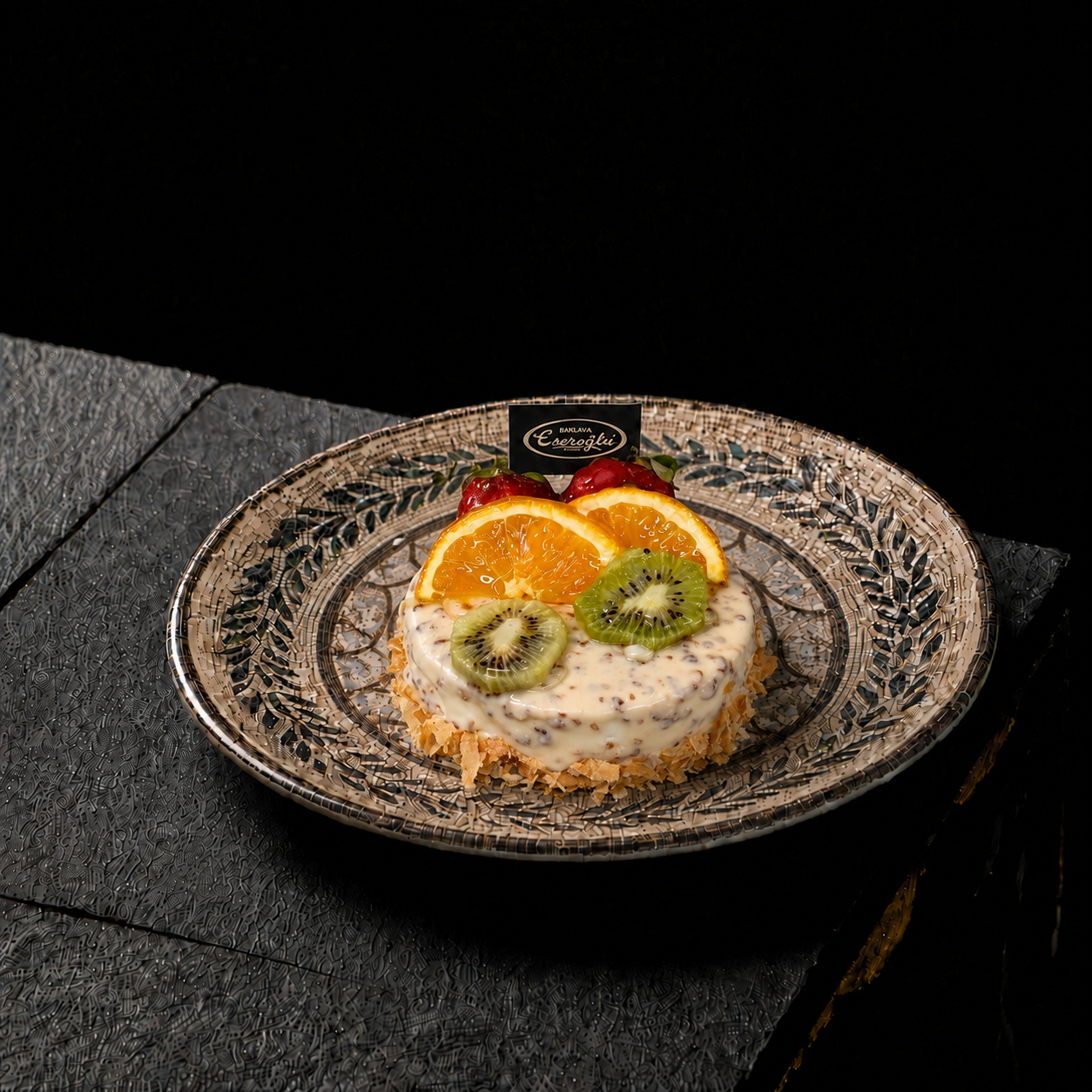 BEYAZ ÇİKOLATALI PASTA